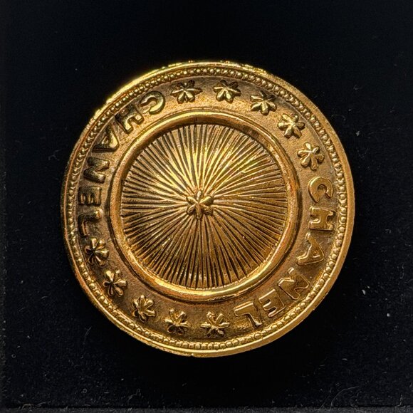 CHANEL Vintage Gold Sunburst Brooch Pin MINT - Picture 4 of 7
